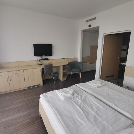 Corner Hotel Angyalfoeld بودابست المظهر الخارجي الصورة
