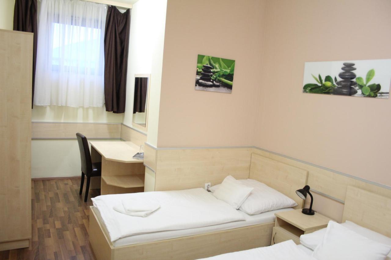 Corner Hotel Angyalfoeld بودابست المظهر الخارجي الصورة