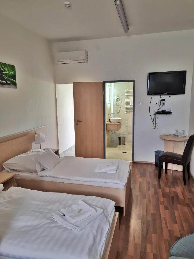 Corner Hotel Angyalfoeld بودابست المظهر الخارجي الصورة