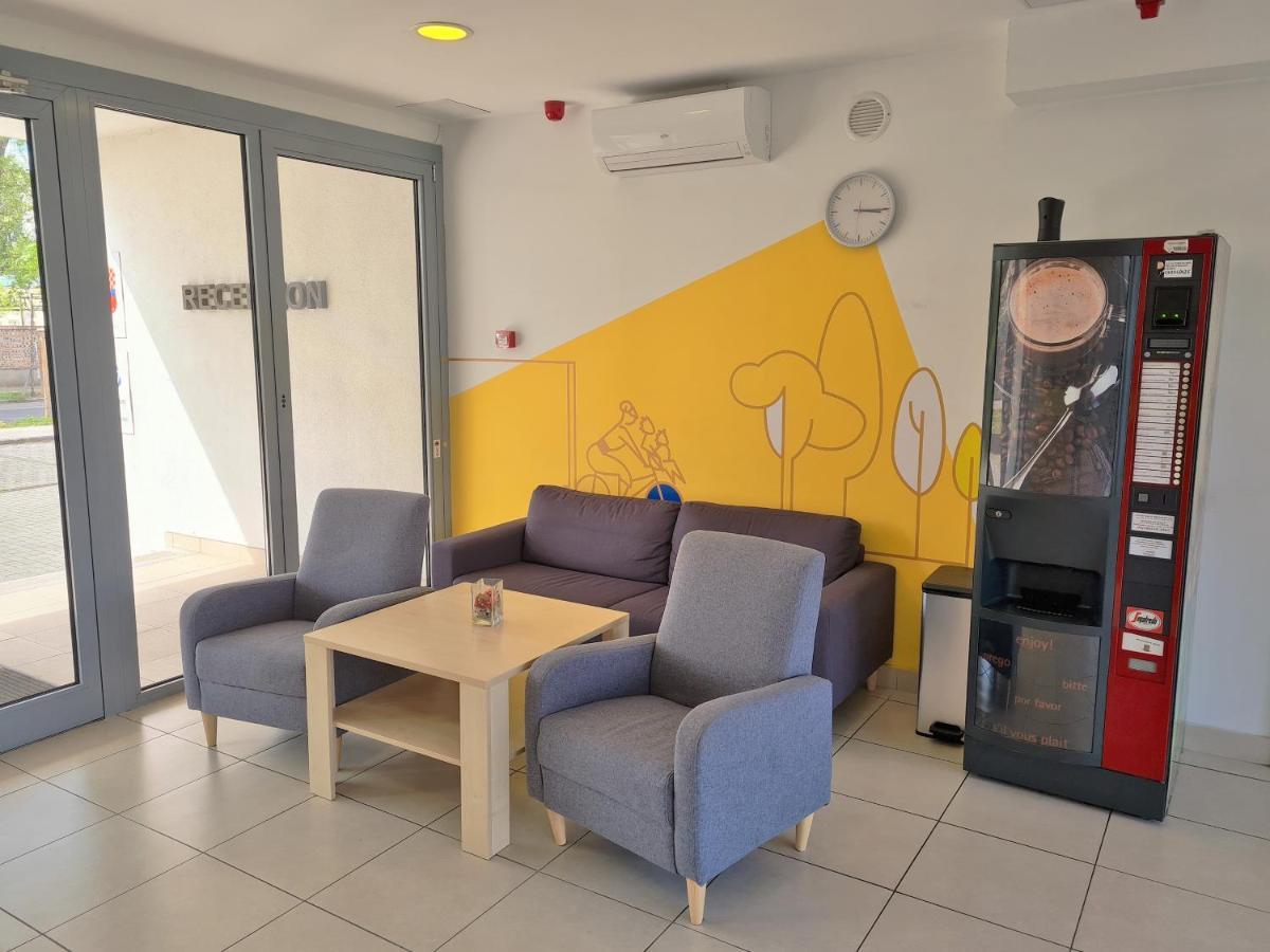 Corner Hotel Angyalfoeld بودابست المظهر الخارجي الصورة