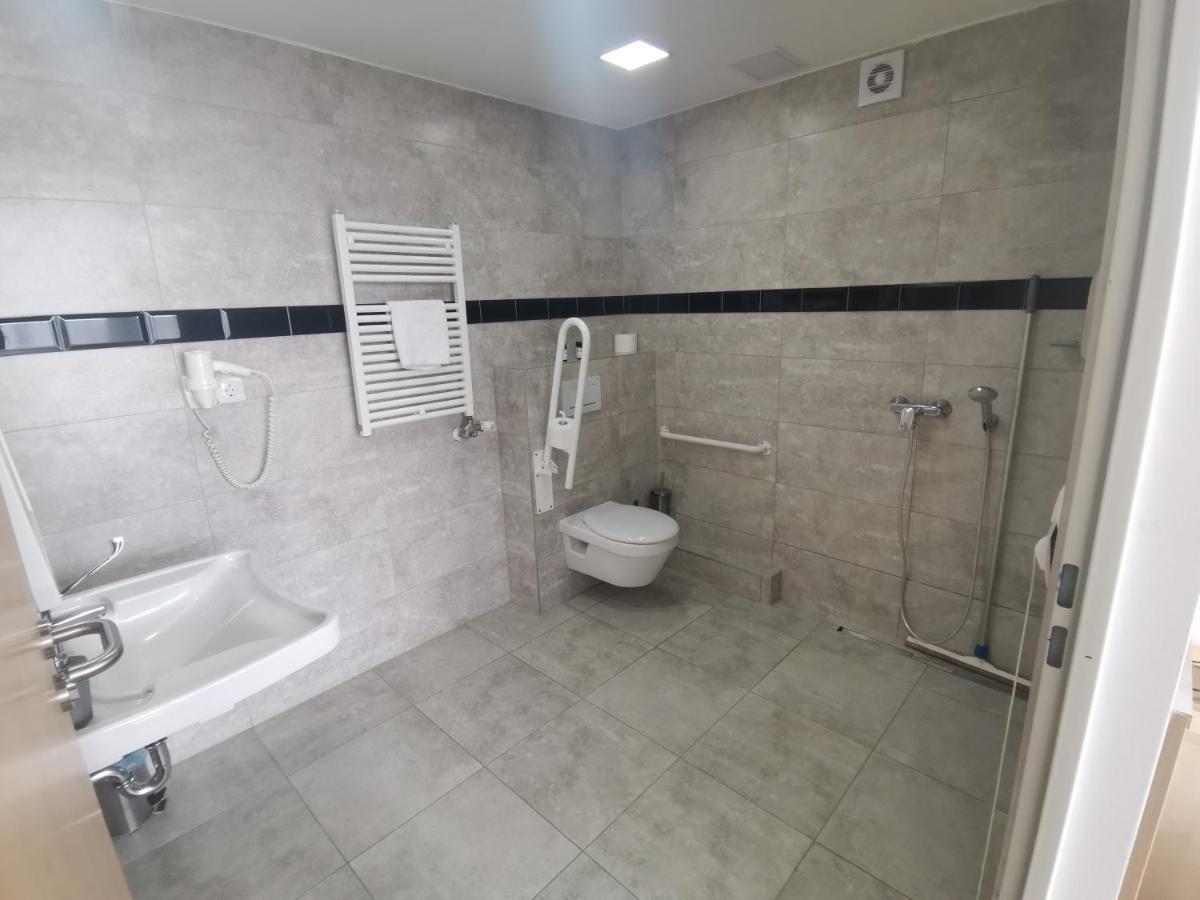 Corner Hotel Angyalfoeld بودابست المظهر الخارجي الصورة